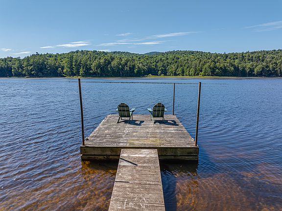2nd image of 20 Lakewold Way