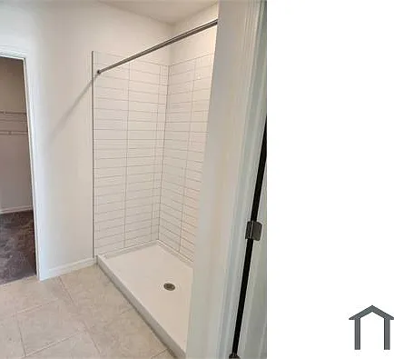 5 bed, 2900 sqft, $3,400 — Photo 4
