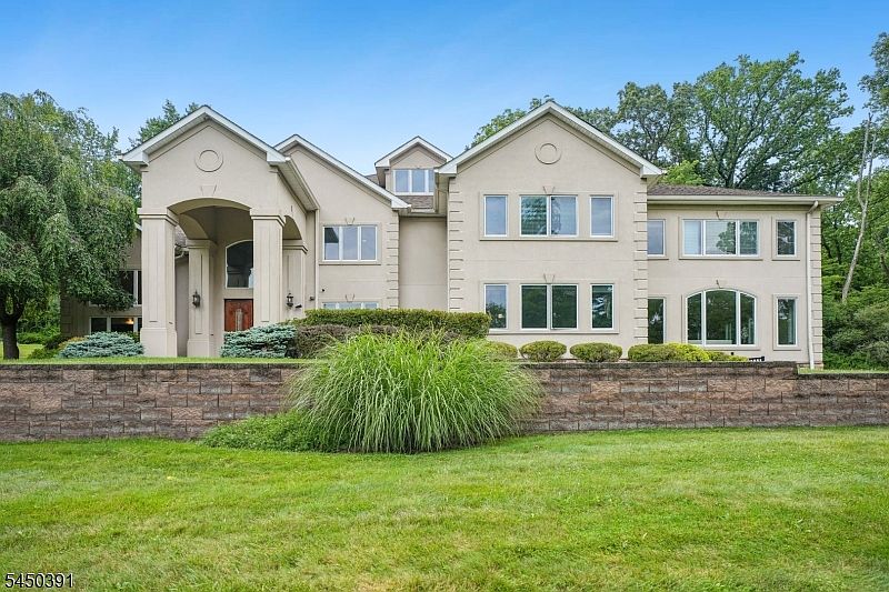 1st image of 537 Mount Kemble Ave