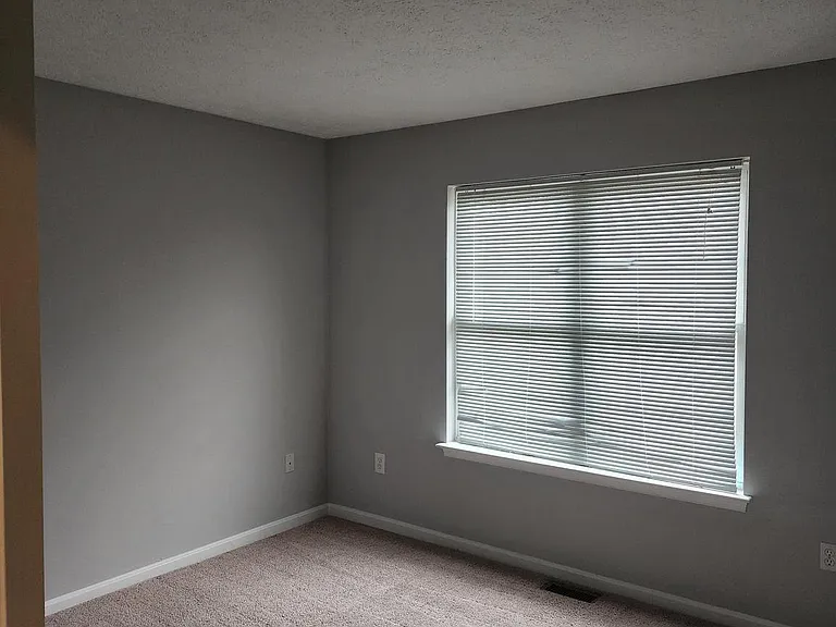 121 Deer Hill Ct — Photo 14