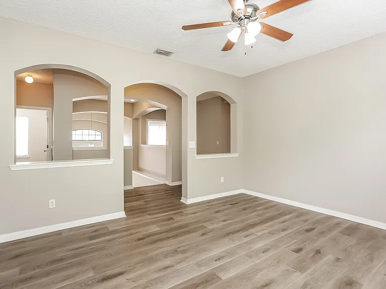 703 Red Cedar Ct — Photo 7