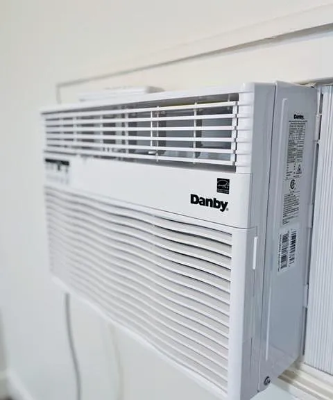 NEW Ac unit