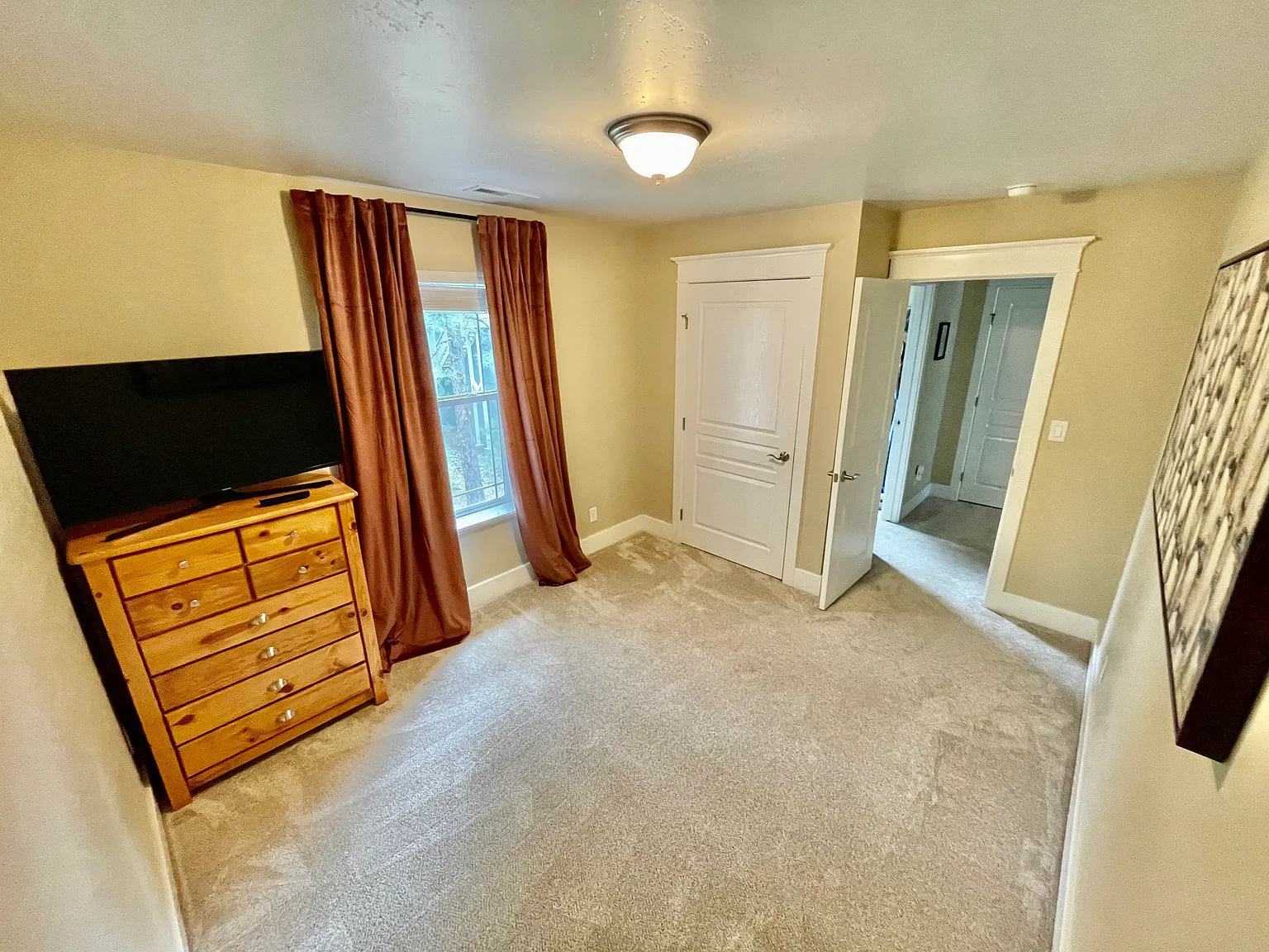 1 bed, 1.5 bath, 1800 sqft, $965 — Photo 1