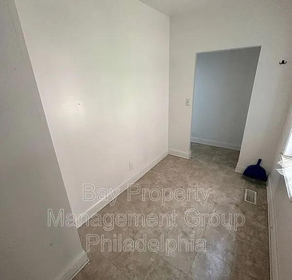 341 W Girard Ave #COMMERCIAL — Photo 24