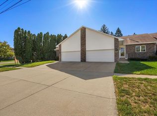 2912 W 4th St, Cedar Falls, IA 50613