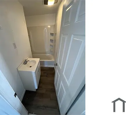122 Canterbury St #2 — Photo 11
