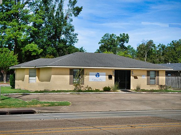 2nd image of 113 Warren Dr