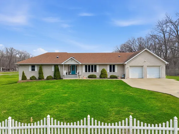 1251 N Mineral Springs Rd, Porter, IN 46304