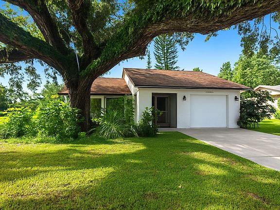 3rd image of 5846 Deer Hollow Ln E