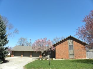 1 Concord St, Lexington, IL 61753