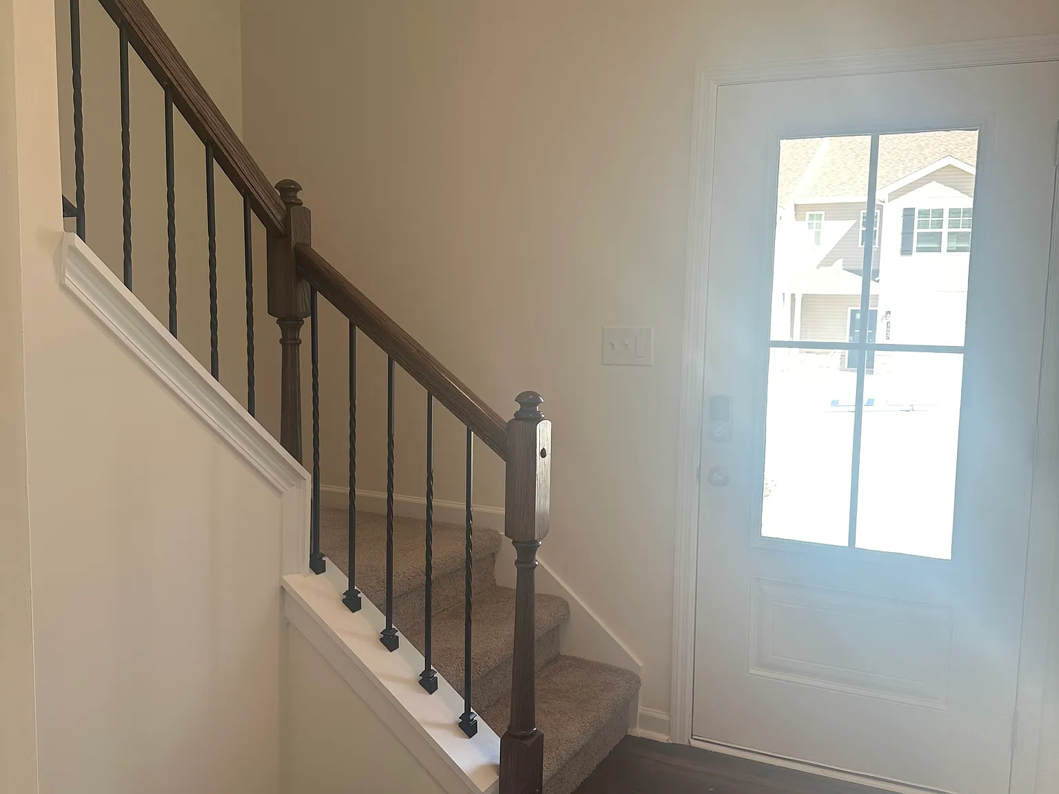 3 bed, 2.5 bath, 1400 sqft, $1,900 — Photo 3