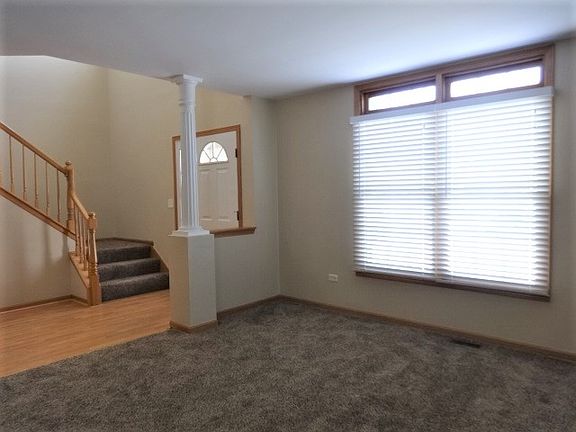 2nd image of 406 Thames Dr