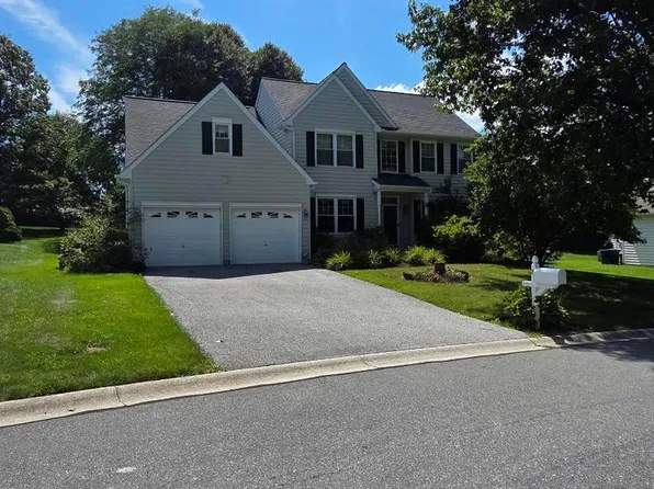 8 Sweet Briar Rd, Coatesville, PA 19320