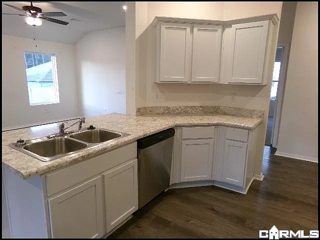 3 bed, 2.0 bath, 1355 sqft, $1,550 — Photo 4