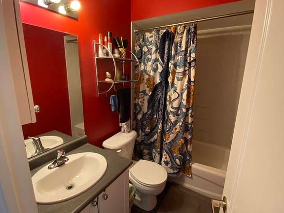 2nd image of 88 Carr St #1A