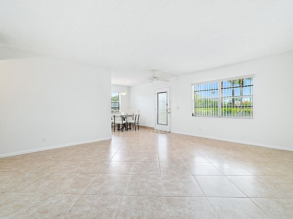 4th image of 552 NORMANDY L Lane #l