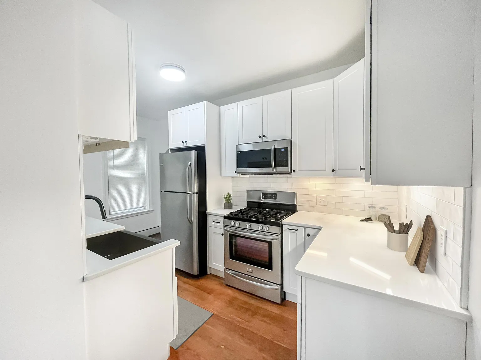 478 W Fountain St — Photo 4