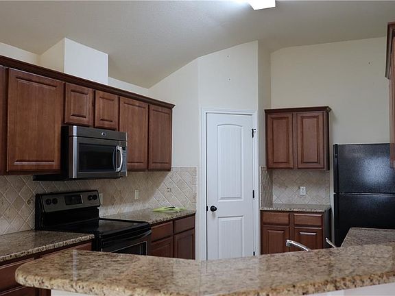 2nd image of 6721 Earnhart Dr