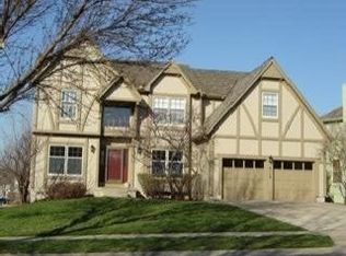 8110 Schweiger Dr, Lenexa, KS 66219