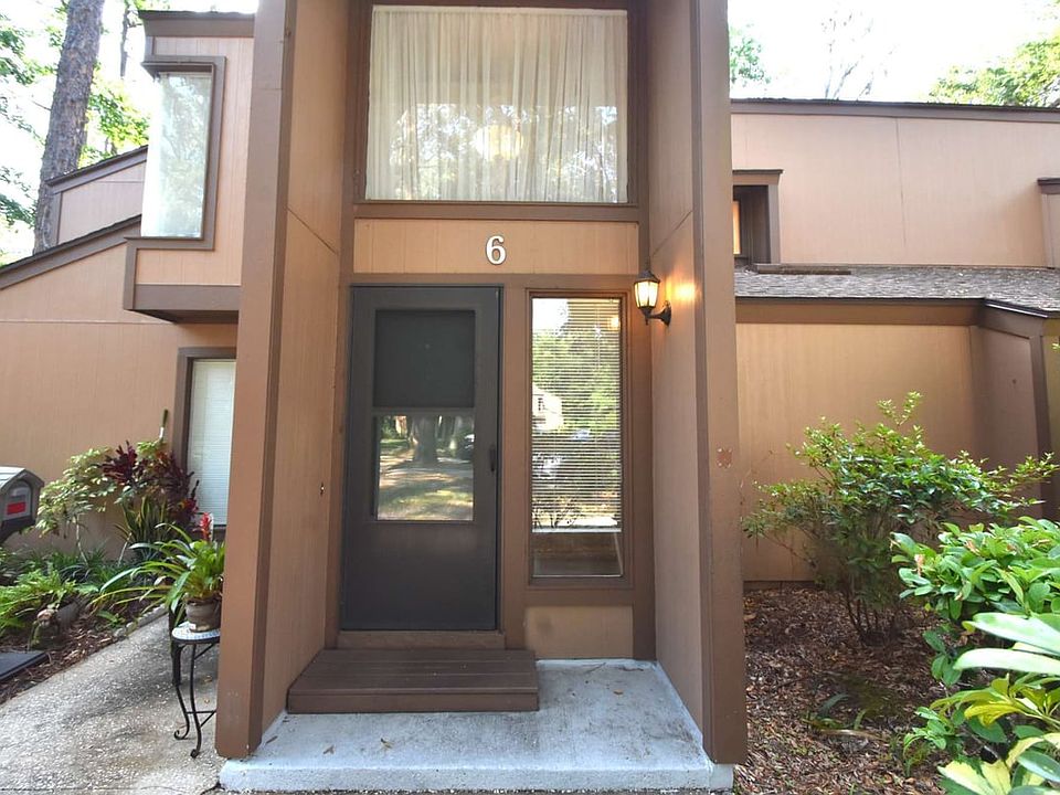 1st image of 6 Broadmore Cir