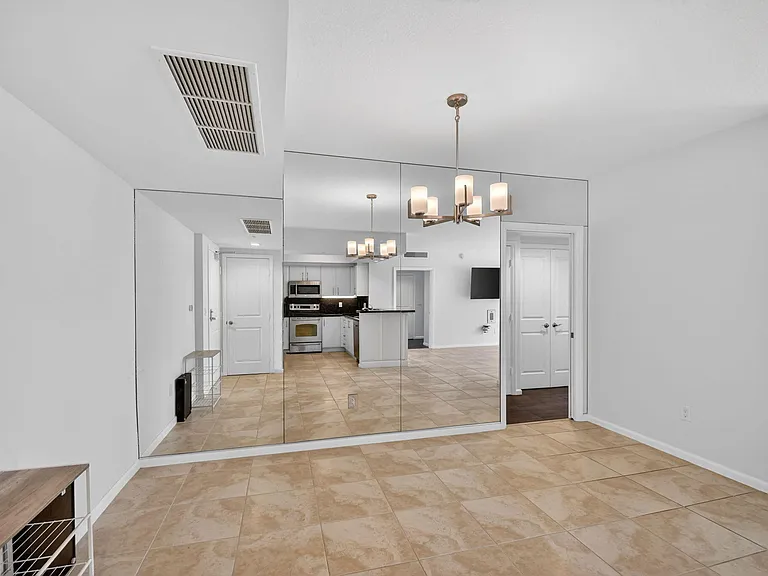 403 S Sapodilla Ave #307 — Photo 4