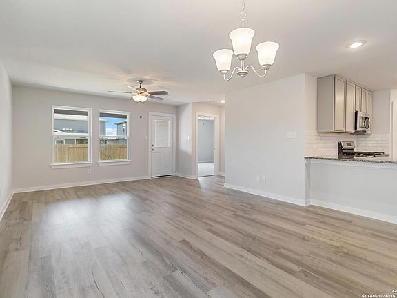 5th image of 5915 Willow Point Blvd