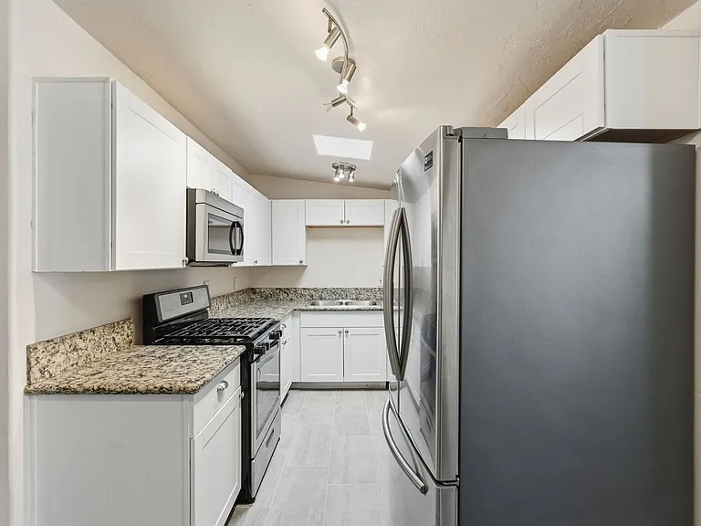 4608 S Fremont Ave — Photo 12