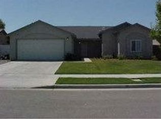 875 Monaco Dr, Lemoore, CA 93245