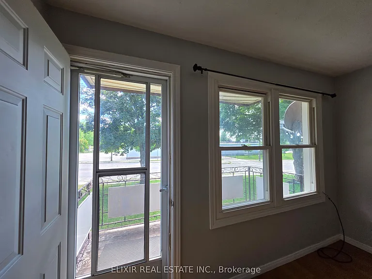 362 Grey St #3 — Photo 6