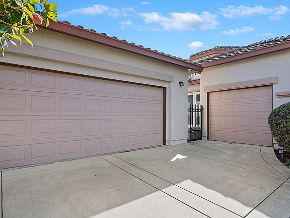 4th image of 430 Western Hills Drive