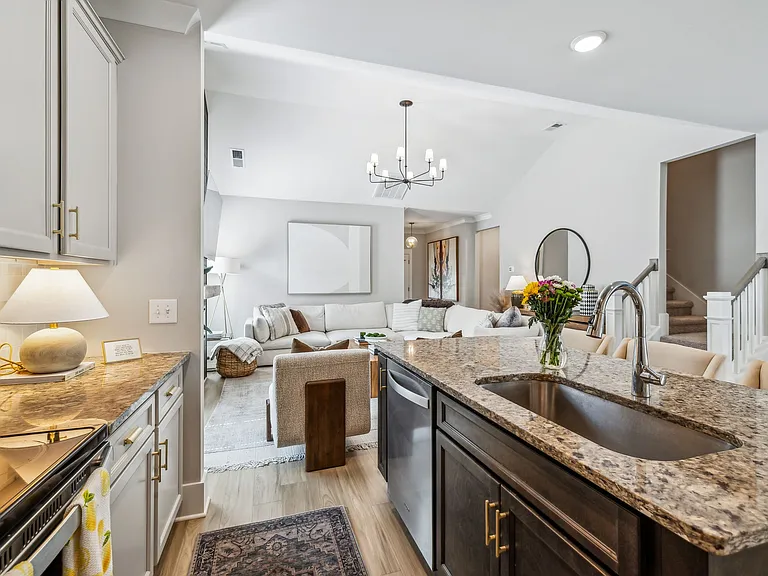 7560 Maggie Dr — Photo 22