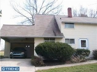 68 Ivy Hill Rd, Levittown, PA 19057