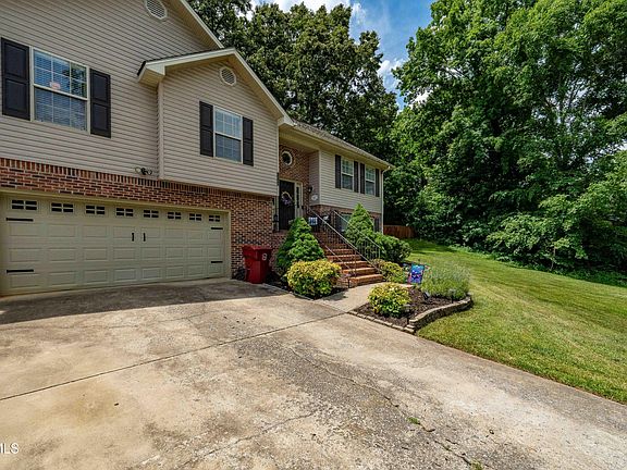 3rd image of 2904 Muskett Dr