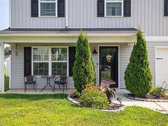 2nd image of 14 Hillrise Ct