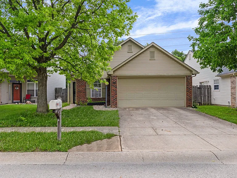 5182 Pin Oak Dr — Photo 1