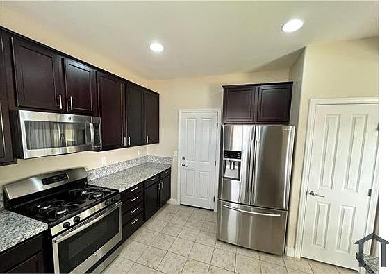 4th image of 1321 Gilbert Creek Ave