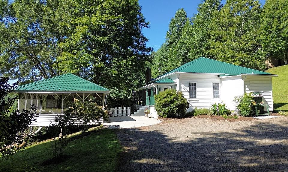 1st image of 638 Windy Poplar Rd