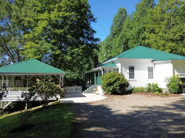 638 Windy Poplar Rd, Franklin, NC 28734