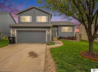 17008 Boyd St, Omaha, NE 68116