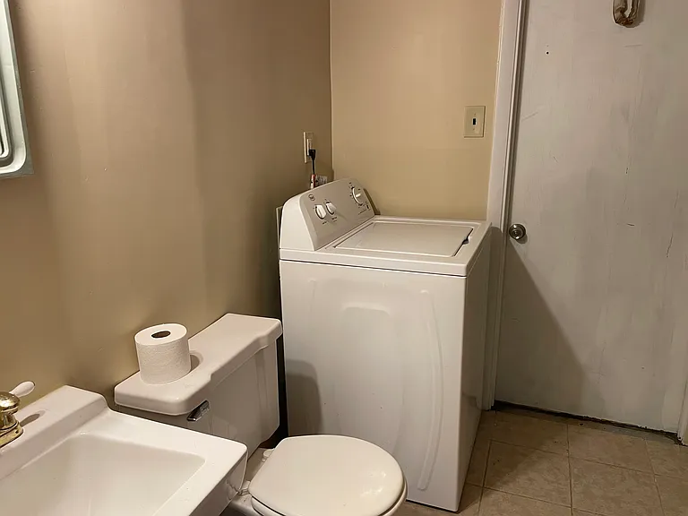 1933 Juniper Ln #25 — Photo 16