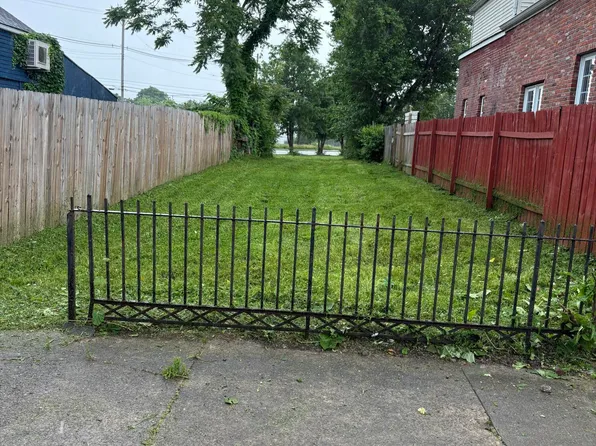 932 E Madison St, Louisville, KY 40204