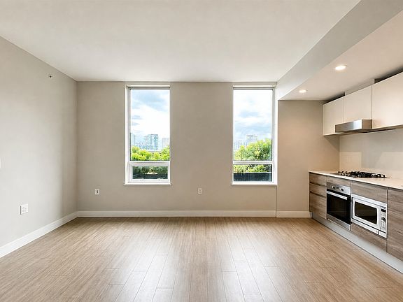 5th image of 6533 Buswell St #506