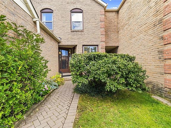 3rd image of 1221 Hedgestone Cres
