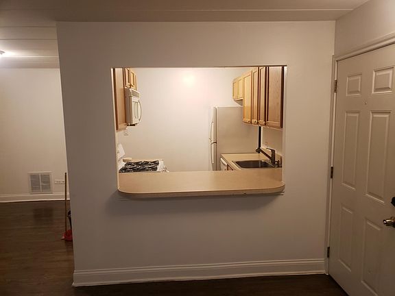 3rd image of 6141 W 64th Pl Ste 1