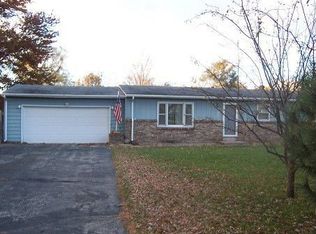 24850 Indian Ridge Rd, Sterling, IL 61081