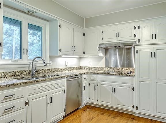 4th image of 10220 Granada Ln
