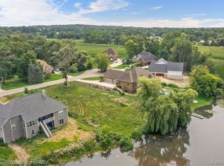 300 View Dr, White Lake, MI