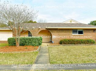 631 Mountain Dr, Destin, FL 32541