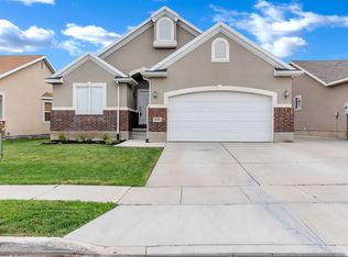 1906 W Pointe Meadow Loop, Lehi, UT 84043