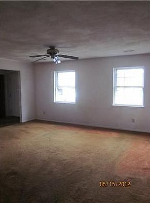 5th image of 504 Chownings Dr